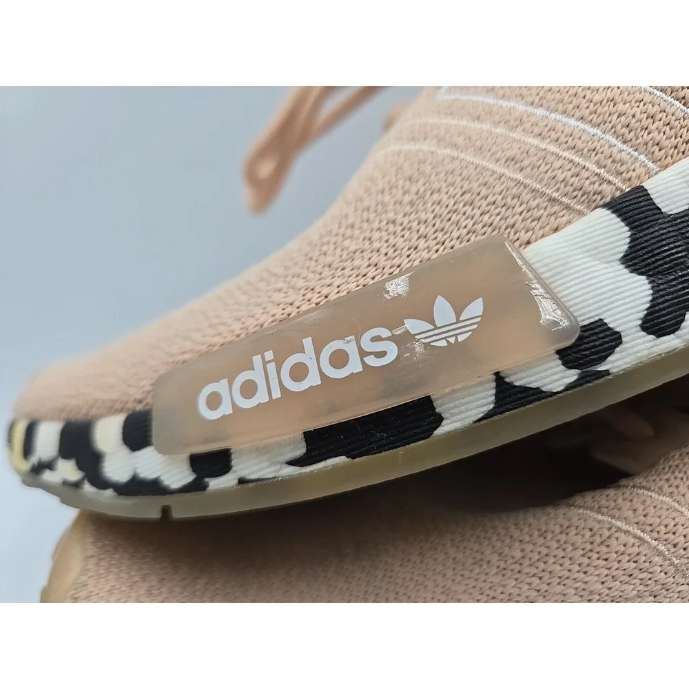 Adidas NMD_R1 Women's Sneakers Sz 7 Pink Running Walking Athletic‎ Comfy